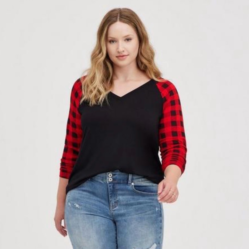 NWT Torrid V-Neck Gingham Raglan Long Sleeve Tee